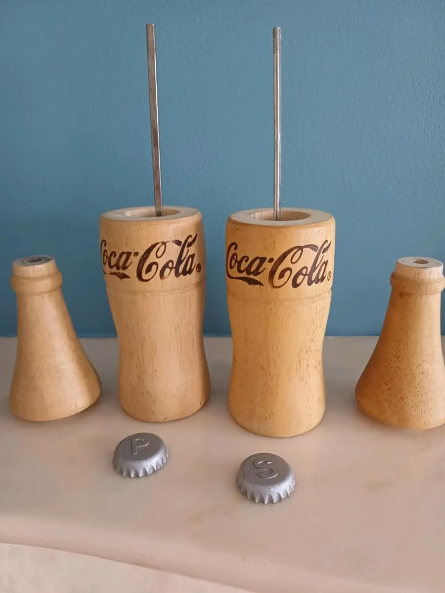 Coca-Cola salt and pepper grinder - Image 2