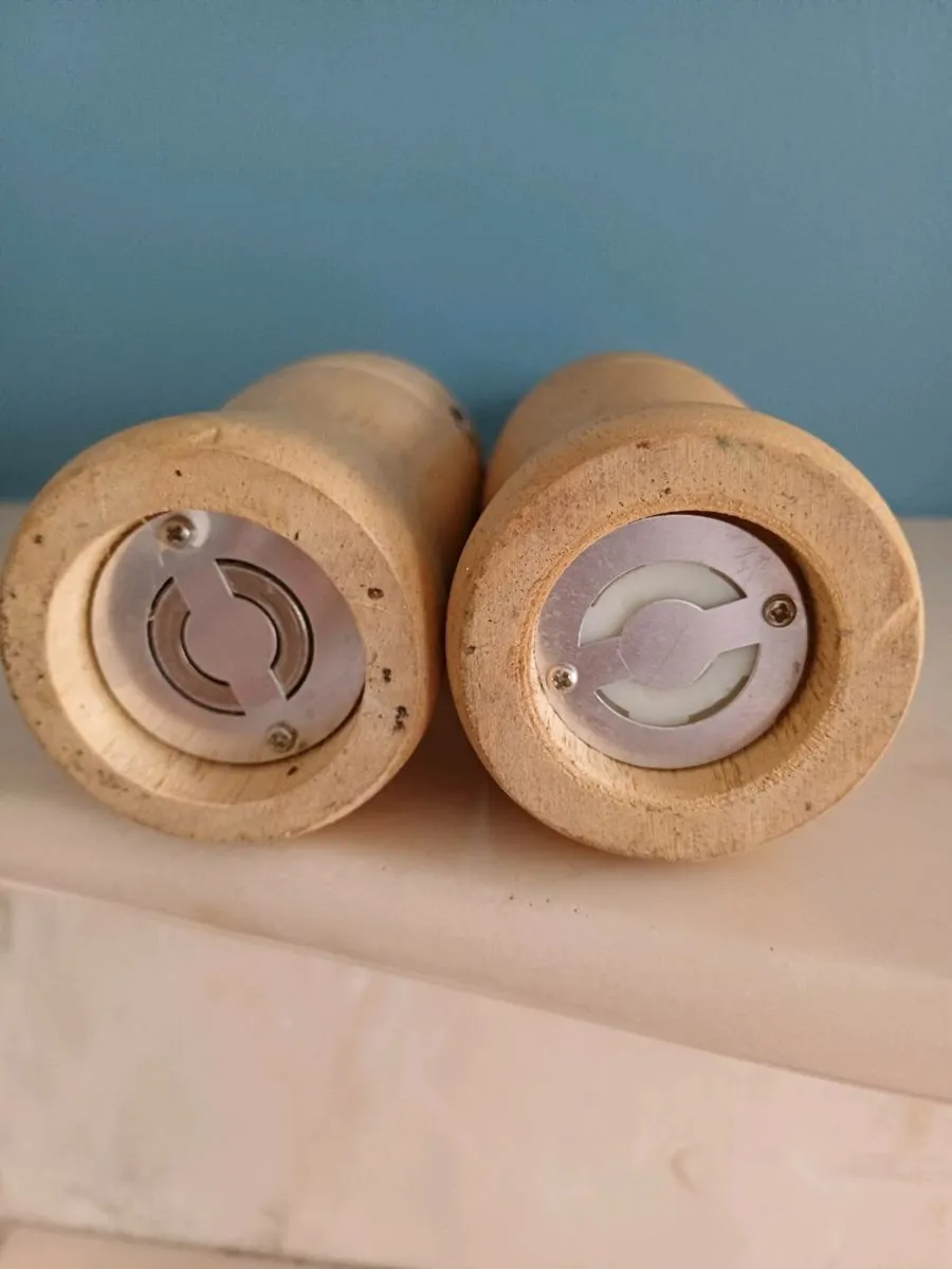 Coca-Cola salt and pepper grinder - Image 3