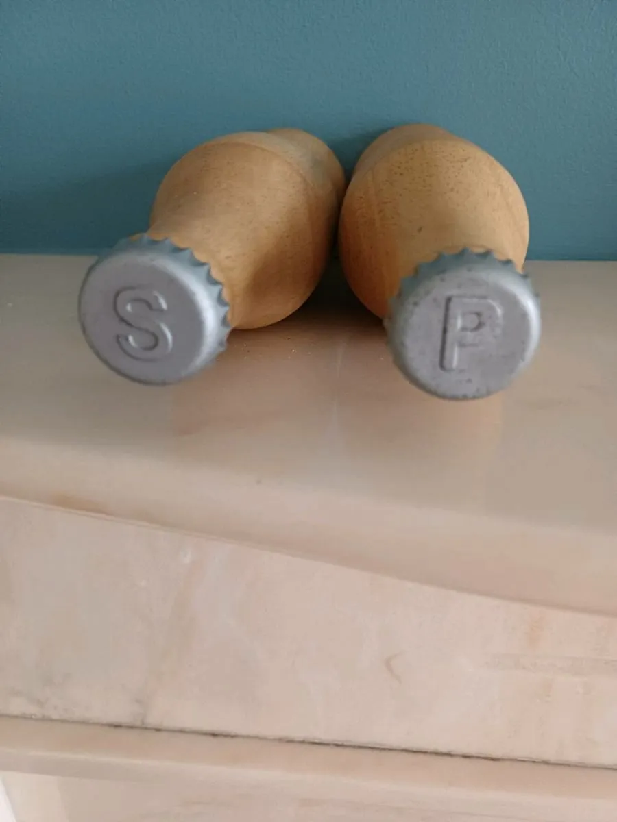 Coca-Cola salt and pepper grinder - Image 4