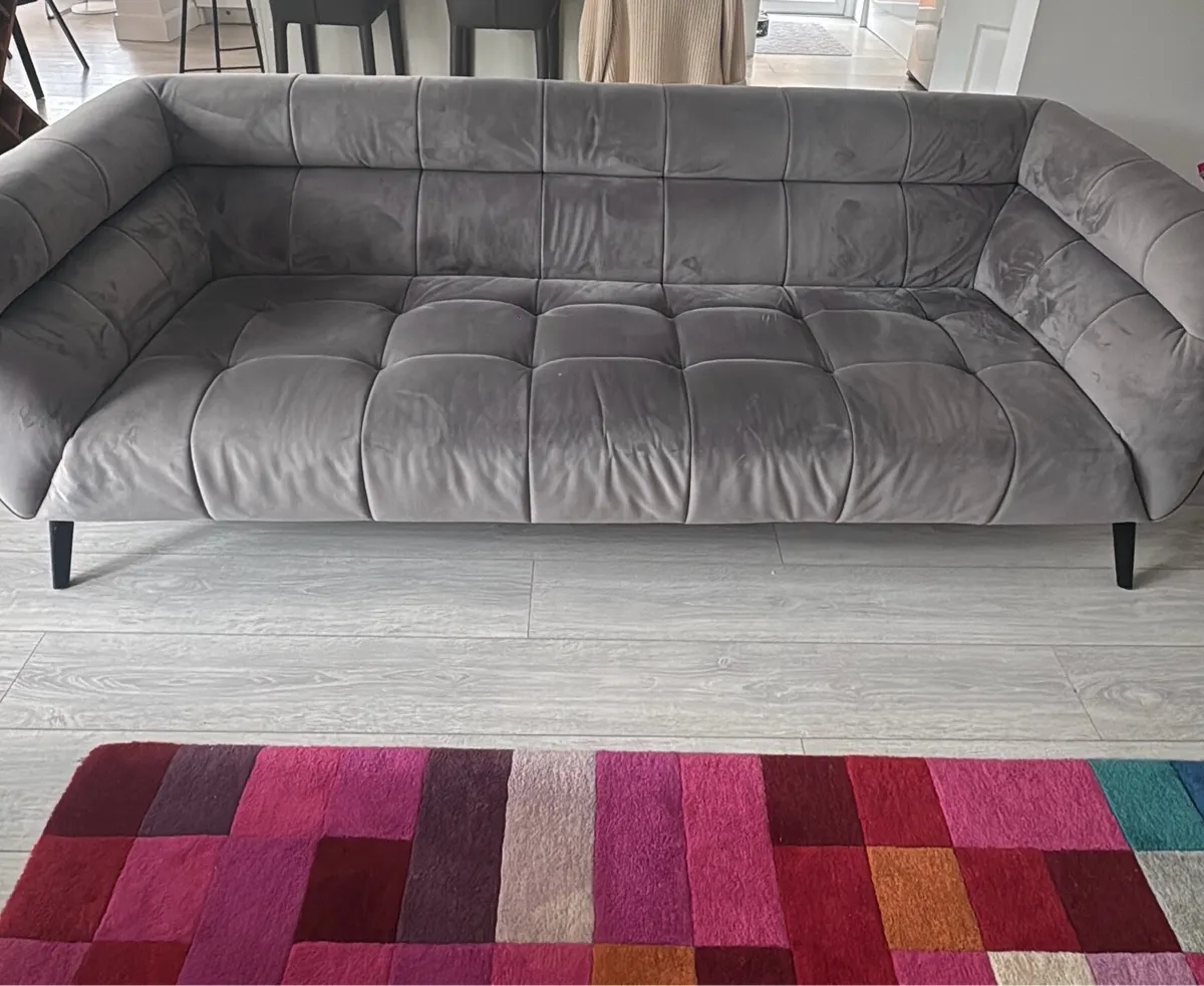 Beautiful grey couch - Image 1