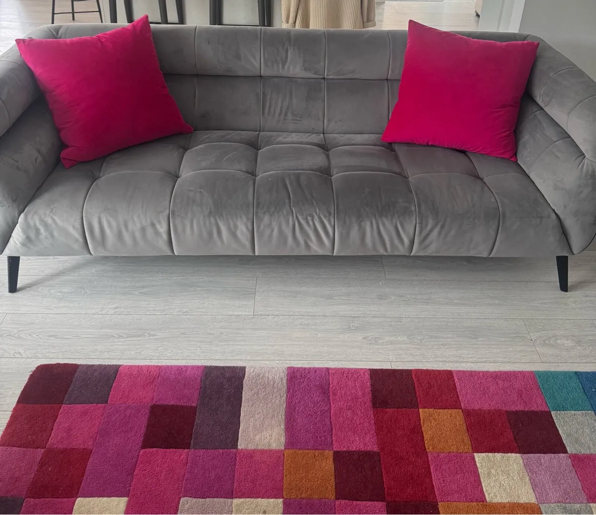 Beautiful grey couch - Image 2