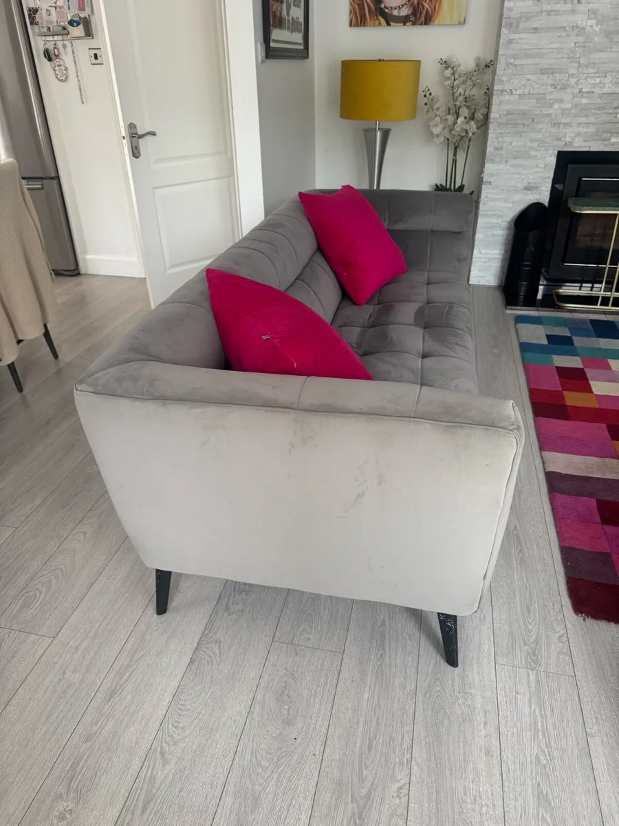 Beautiful grey couch - Image 3