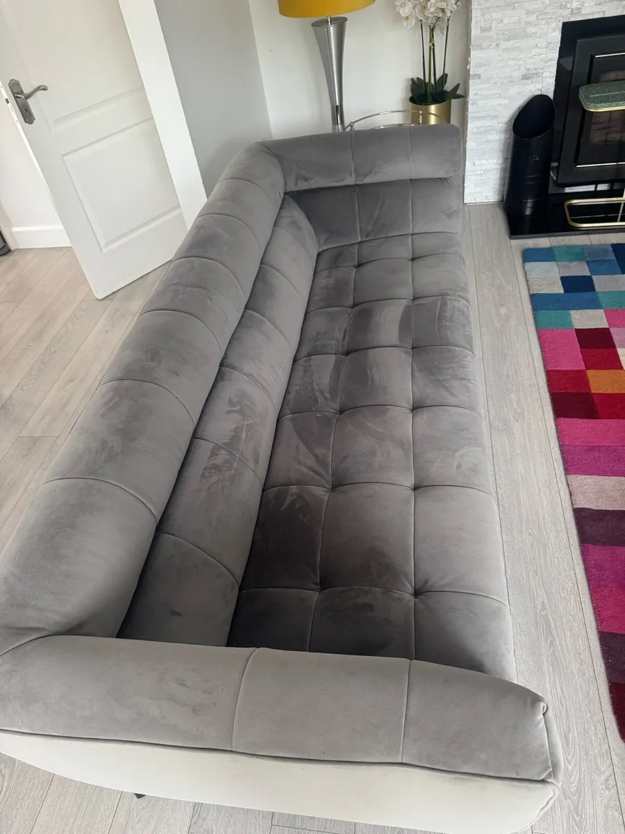 Beautiful grey couch - Image 4