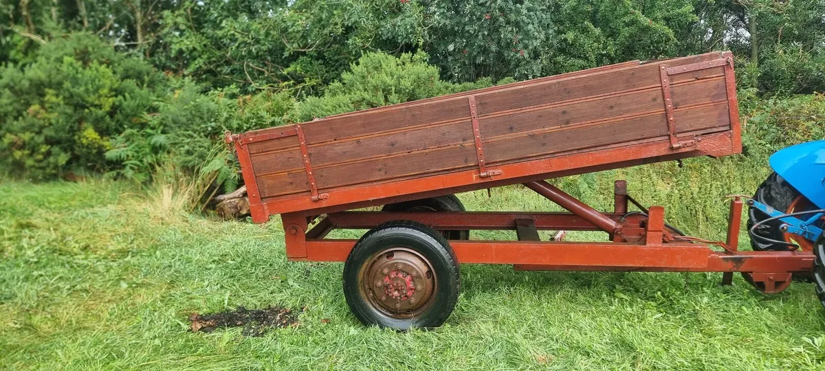 Tractor tipping trailer