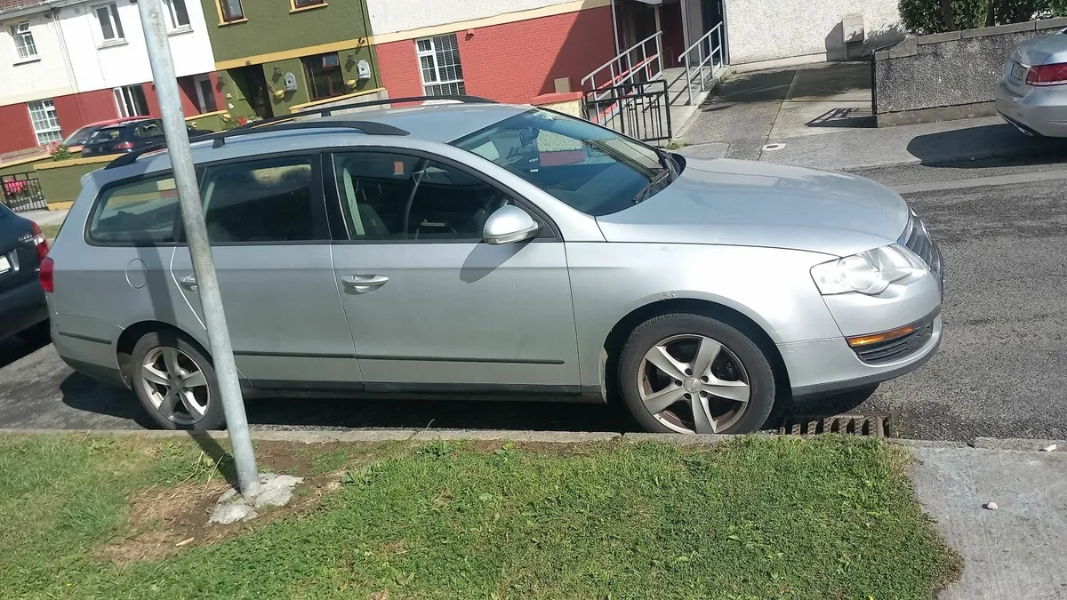 Volkswagen Passat 2009 - Image 3