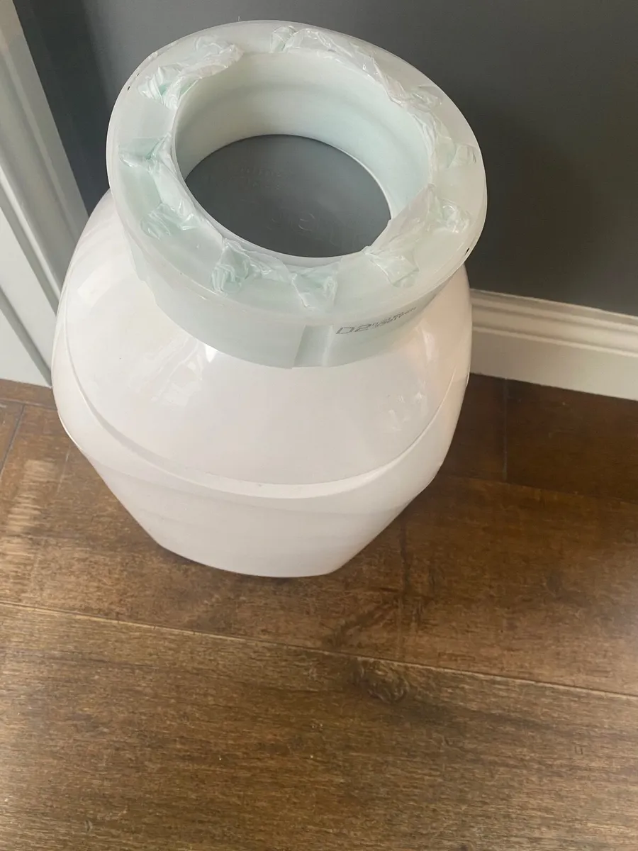 Tommy Tippee Nappy bins - Image 3