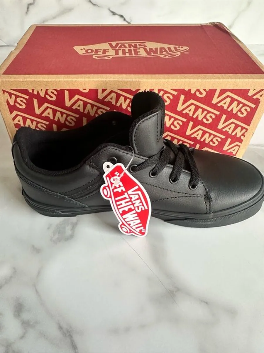 Vans - Image 2