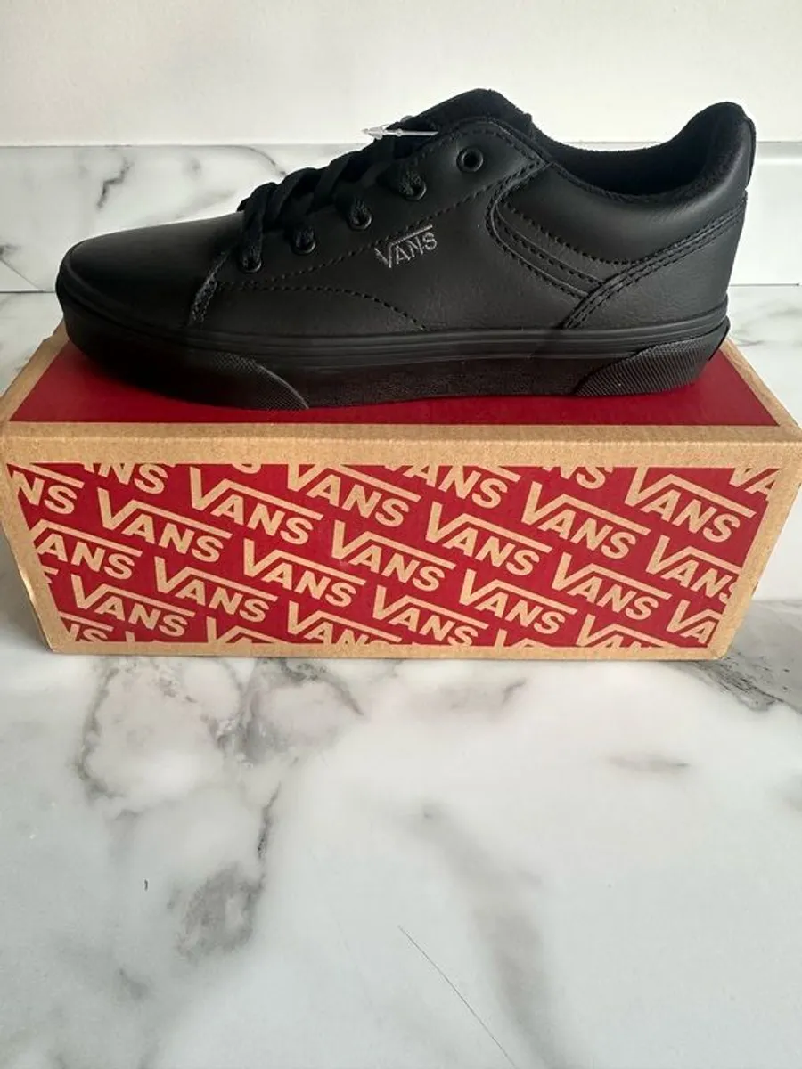 Vans - Image 3