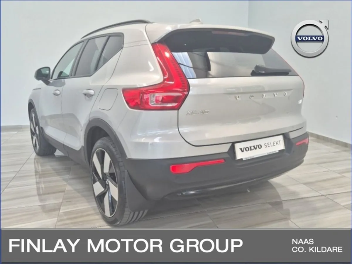 Volvo XC40 BEV 231hp Ultimate  Pan Roof Heated Se - Image 4