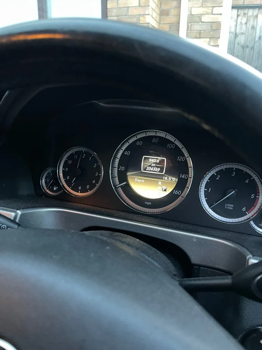 Car - Image 3