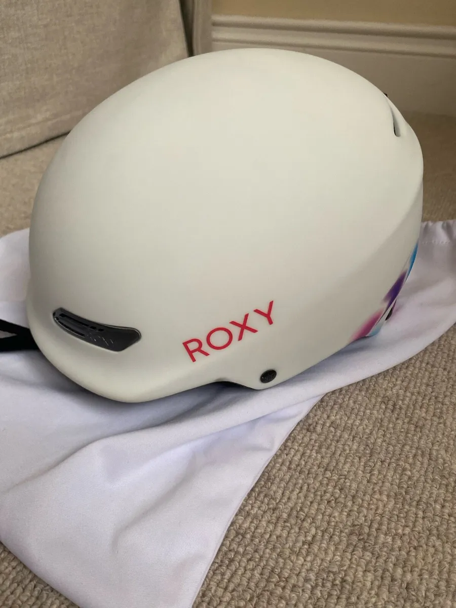 Ski helmets x 2 - Image 1