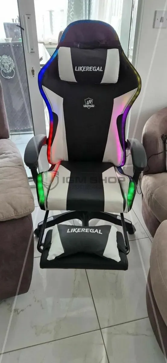 Gaming chair with led lights brand new - Image 1
