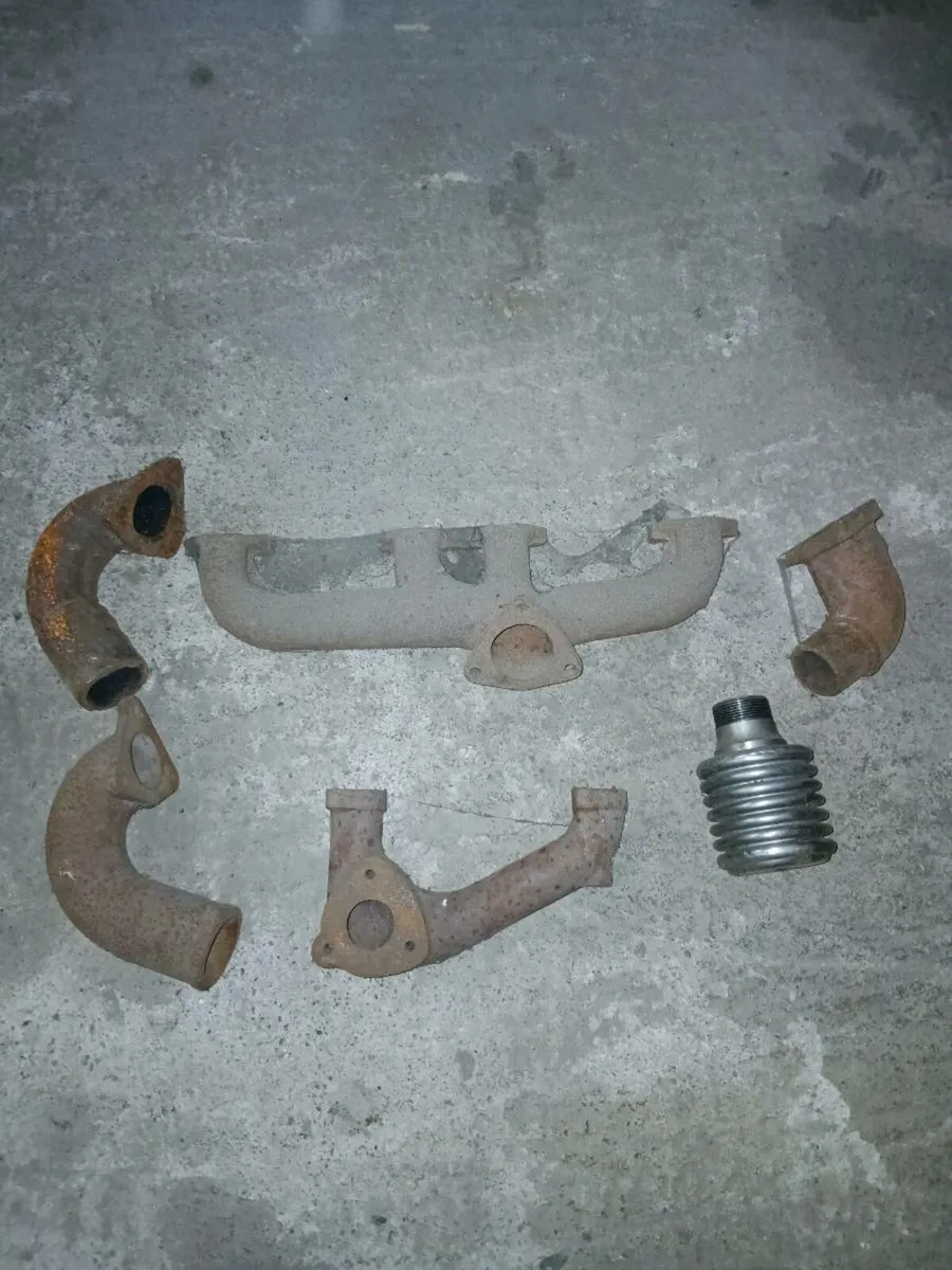 Assorted Tractor Parts - Image 3