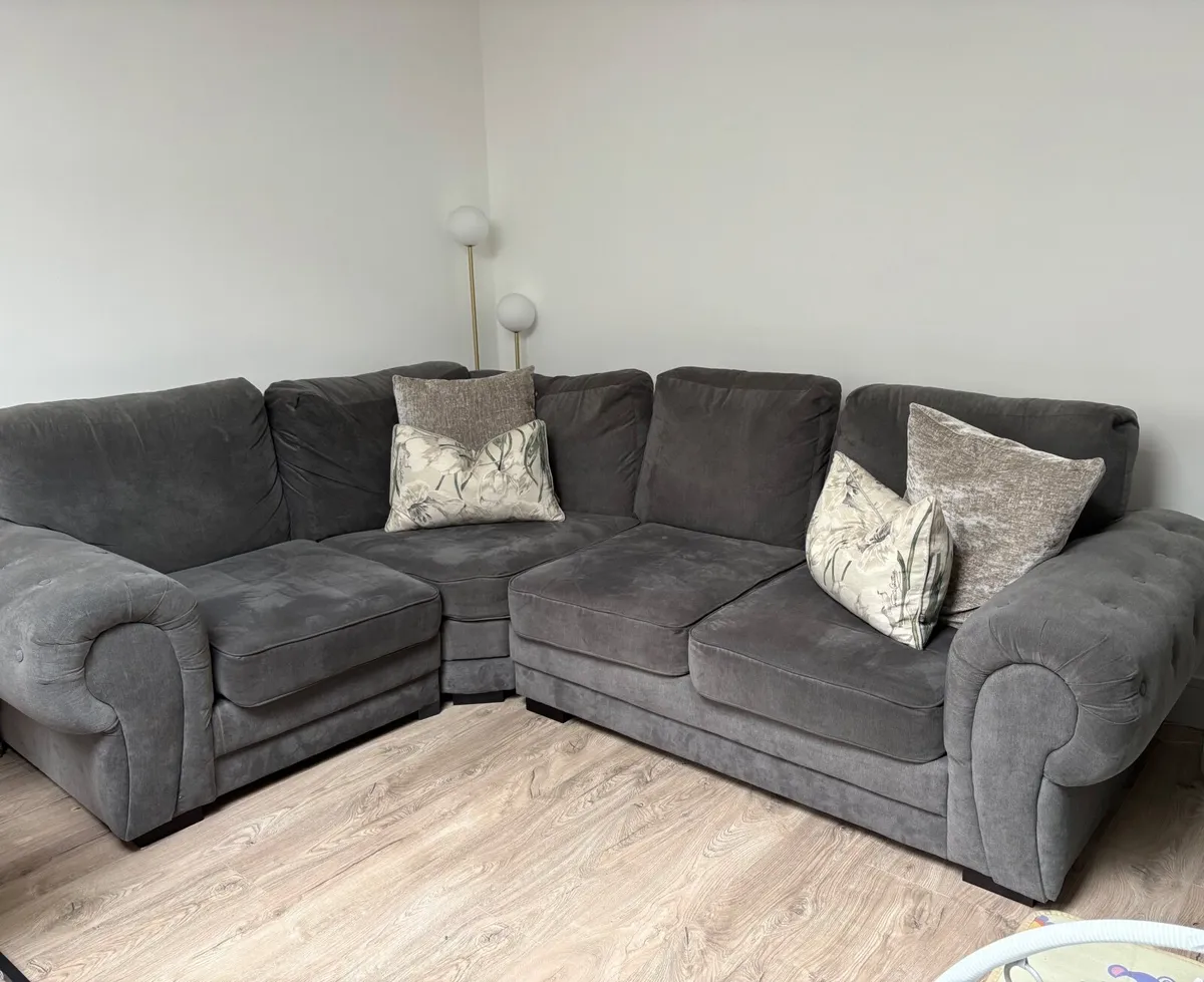 Grey corner L couch *price drop* - Image 2