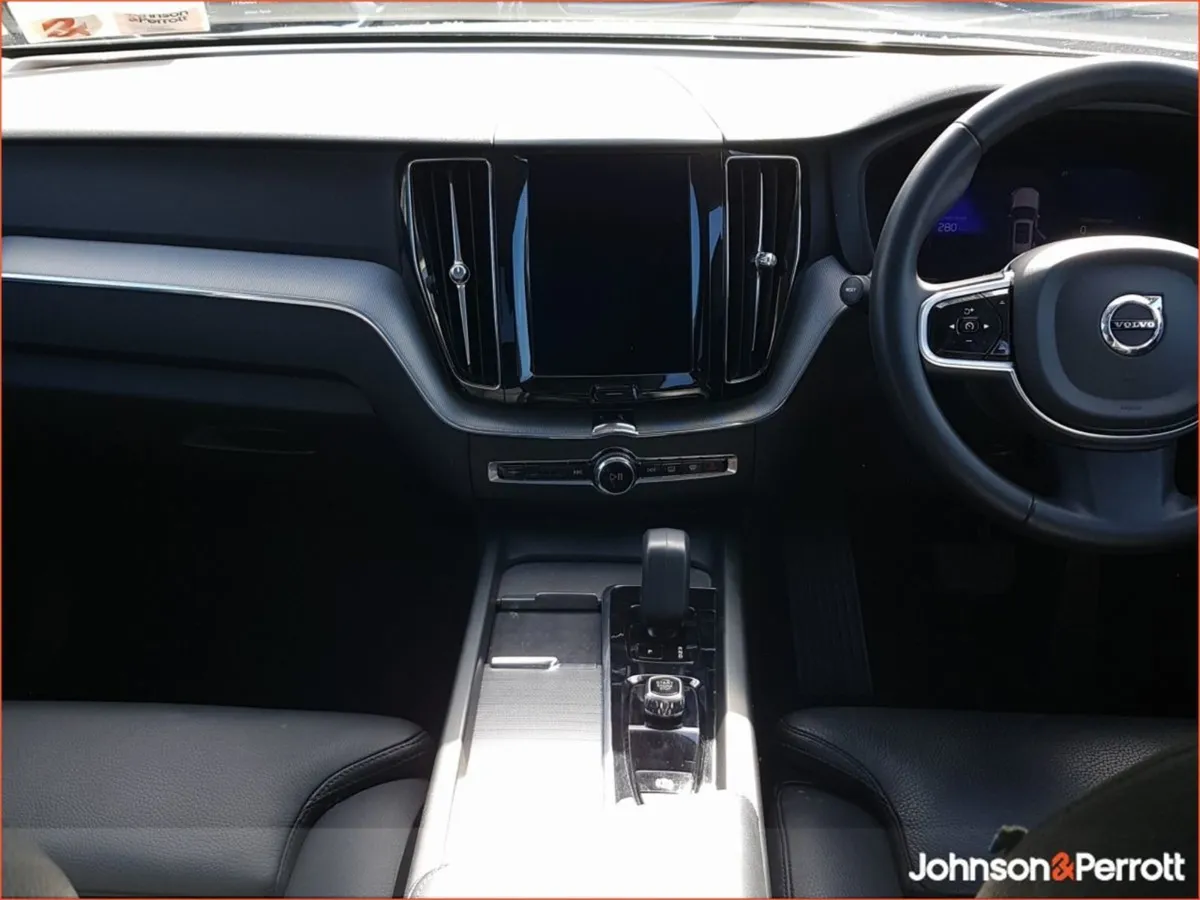 Volvo XC60 T6 350bhp AWD Phev Plus Bright (adapti - Image 3