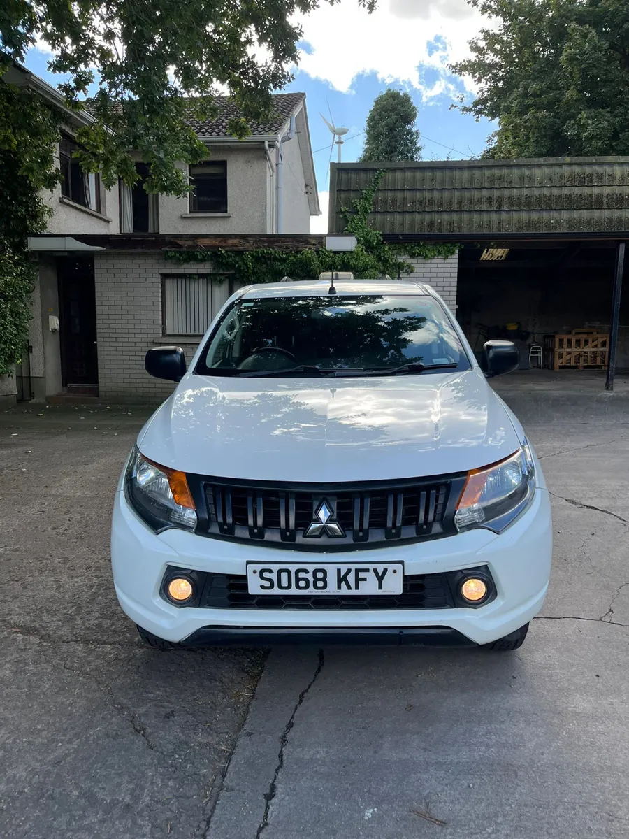 2019 MITSUBISHI L200 DI-D 4X4 DOUBLE CAB PICKUP - Image 4