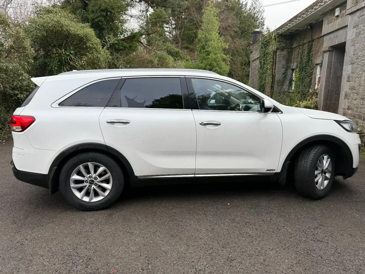 Kia Sorento 7 seater 2015 Platinum 2WD edition - Image 4