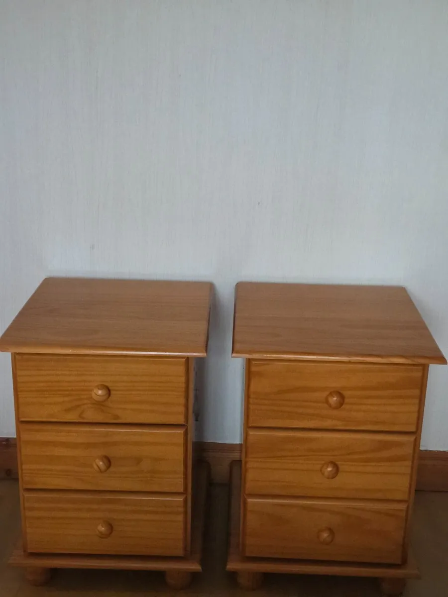 Pair of lockers - Image 1