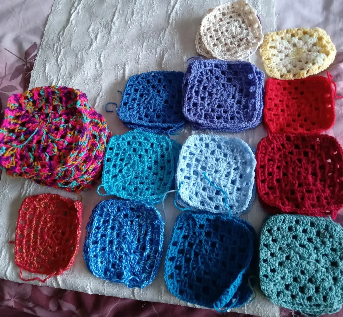 Wool, crafts - Image 1
