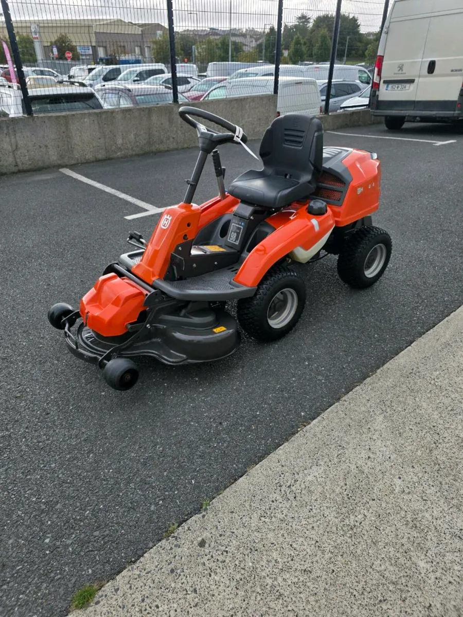 Husqvarna R214TC Front Deck rider on lawnmower - Image 3