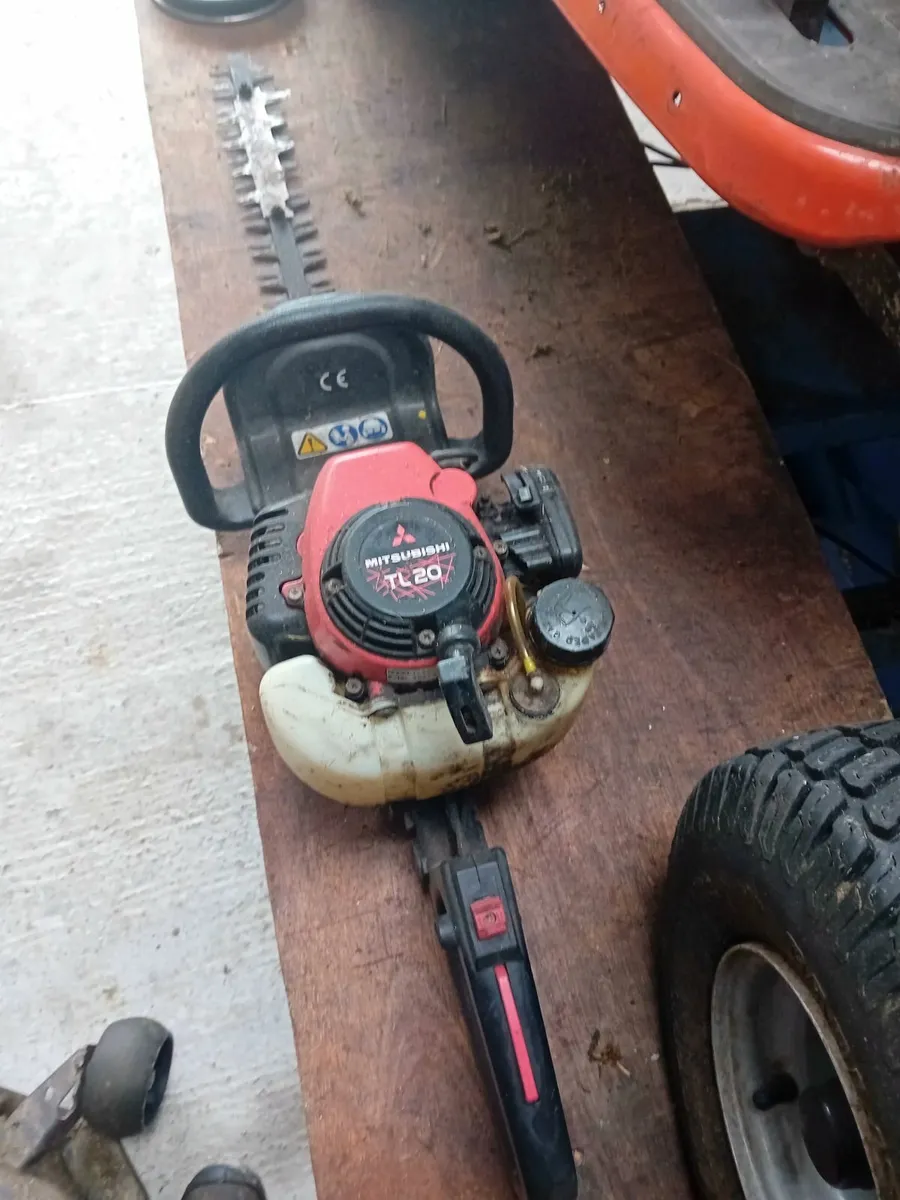 Mitsubishi tj20 hedge trimmer - Image 1