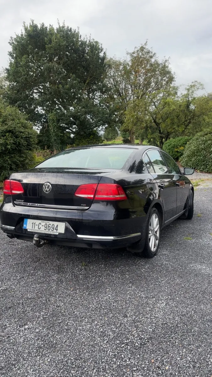 Volkswagen Passat 2011 - Image 3