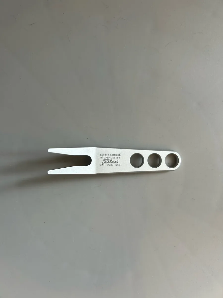 Scotty Cameron Studio Stainless Newport 2.5” - Image 3