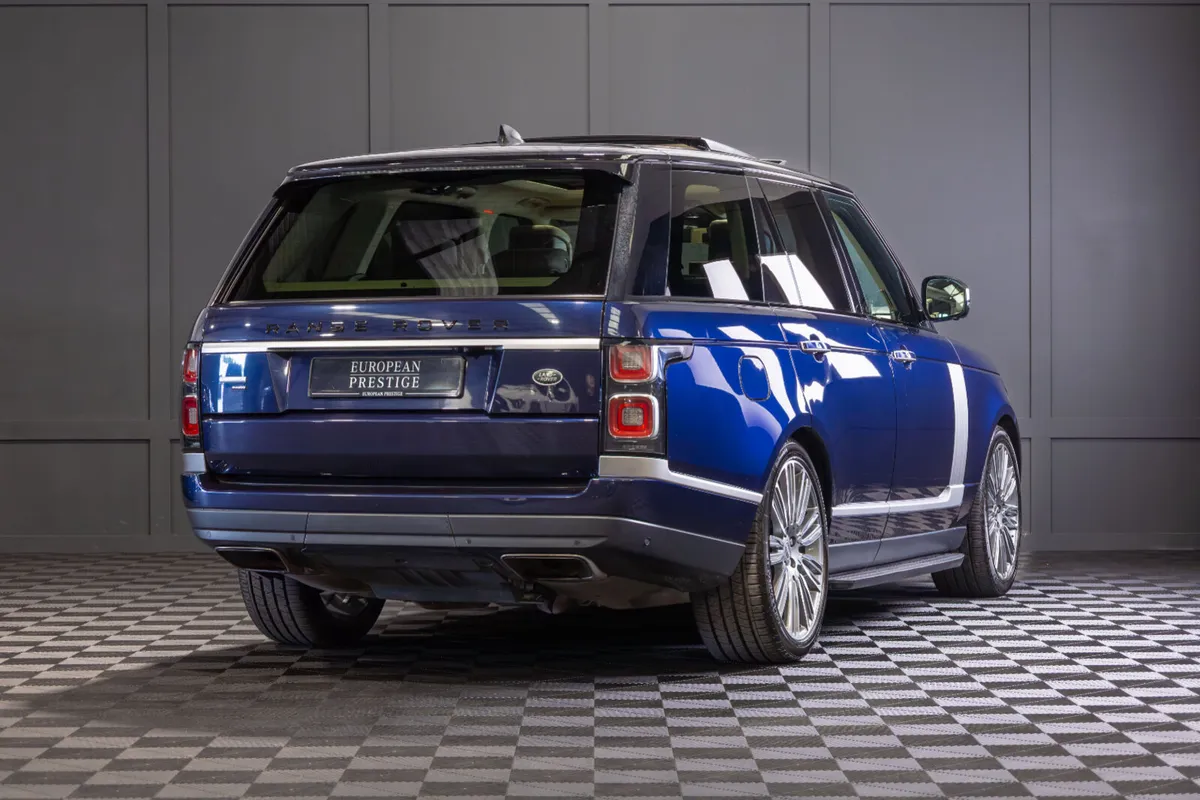 212 Range Rover Vogue Autobiography P400e - Image 3