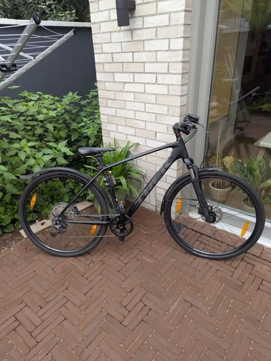 Trek Dual Sport 3 Black - Image 1