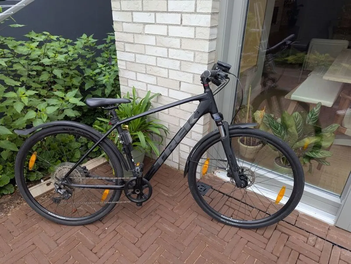 Trek Dual Sport 3 Black - Image 2
