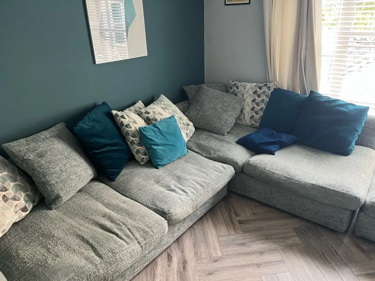 Corner Couch - Image 1