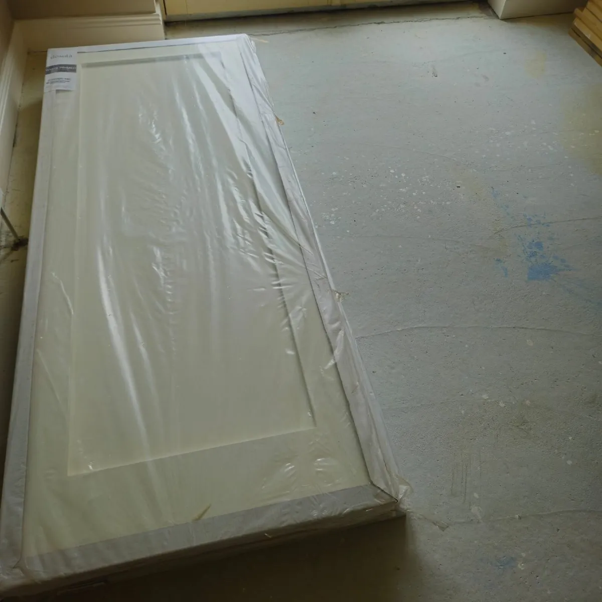 Primed and Frosted Glass Doors 32 x 80" - Image 4