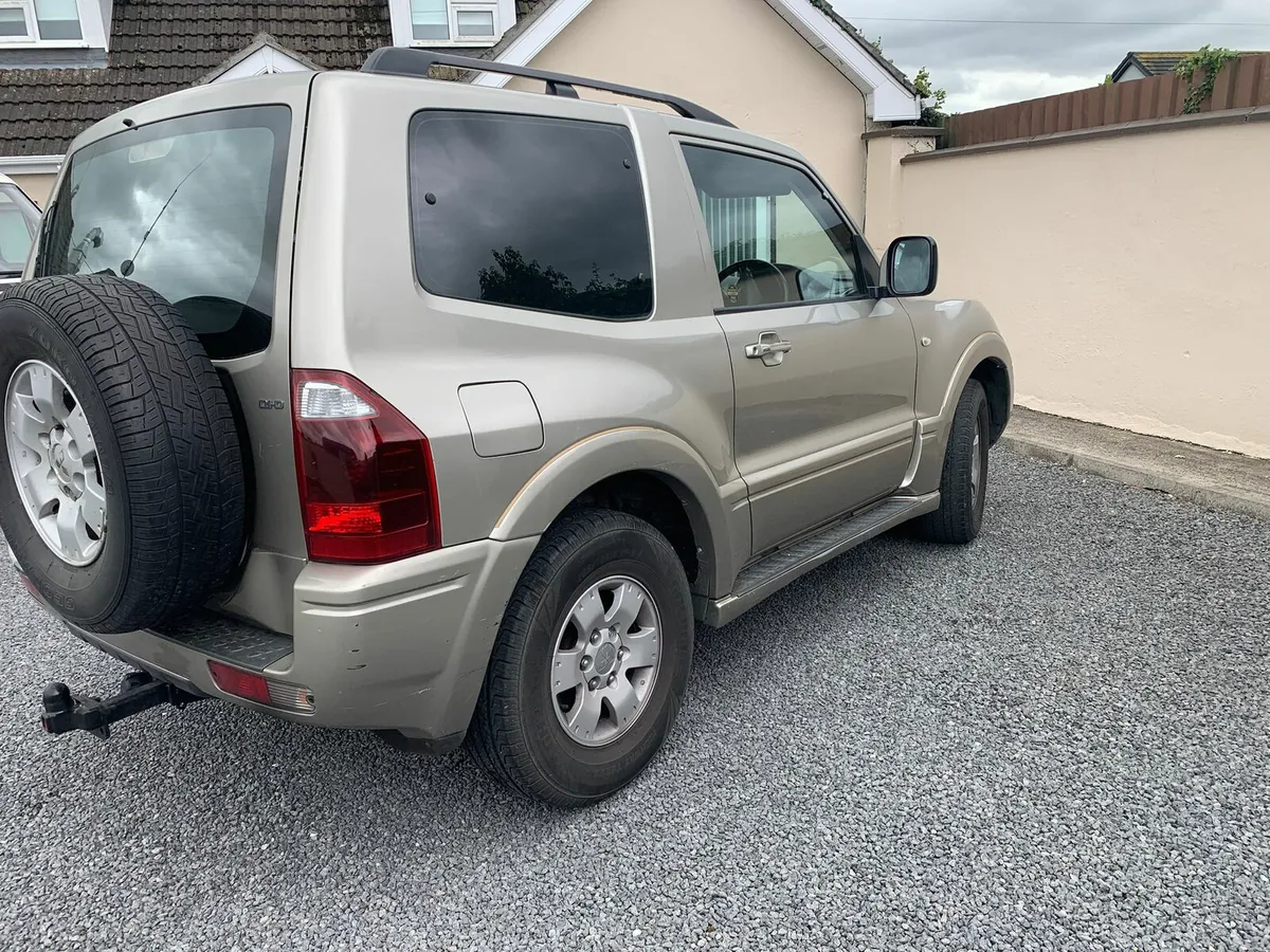Mitsubishi pajero swb 06 automatic - Image 4