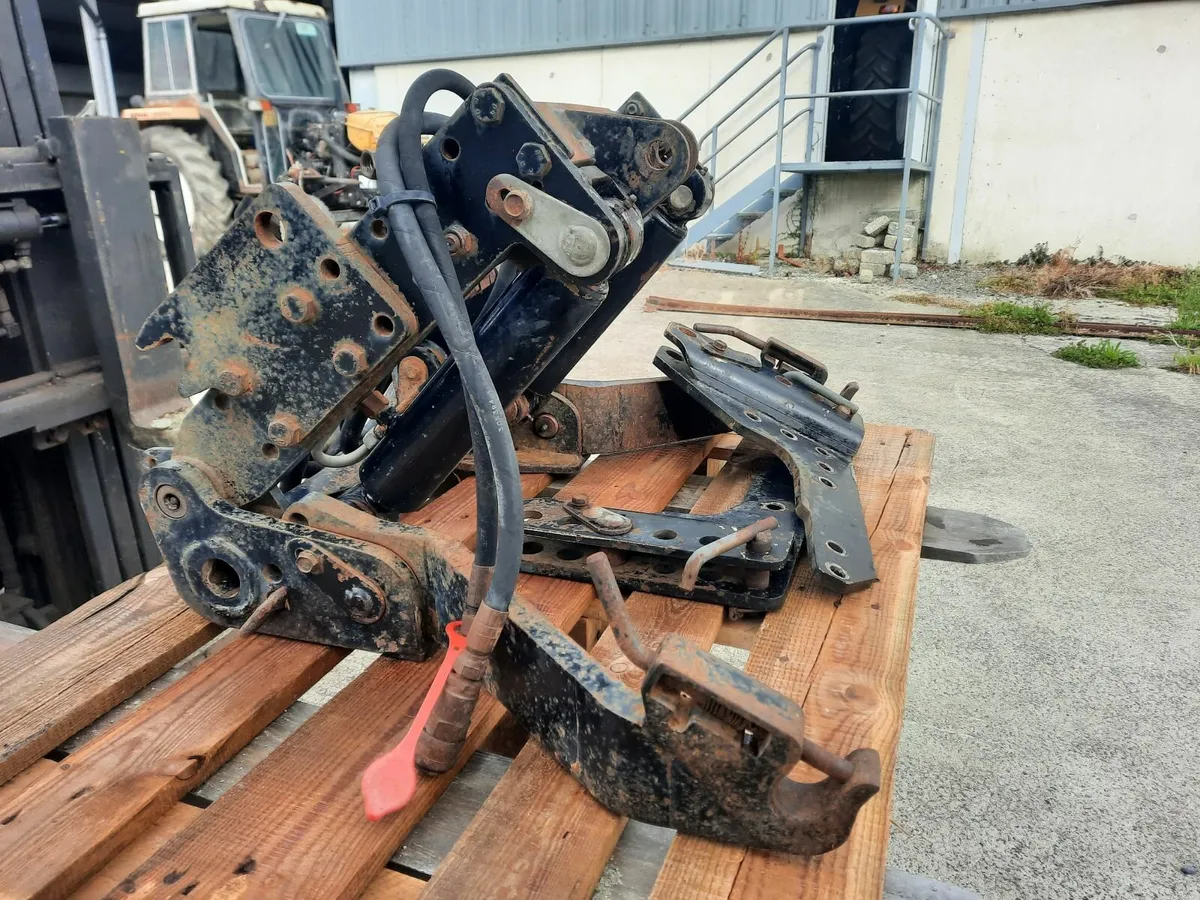Front Linkage Case CS & Steyr - Image 3