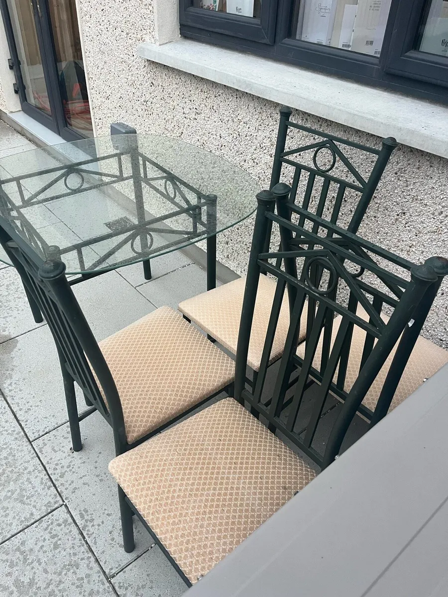 Garden table & chairs - Image 2
