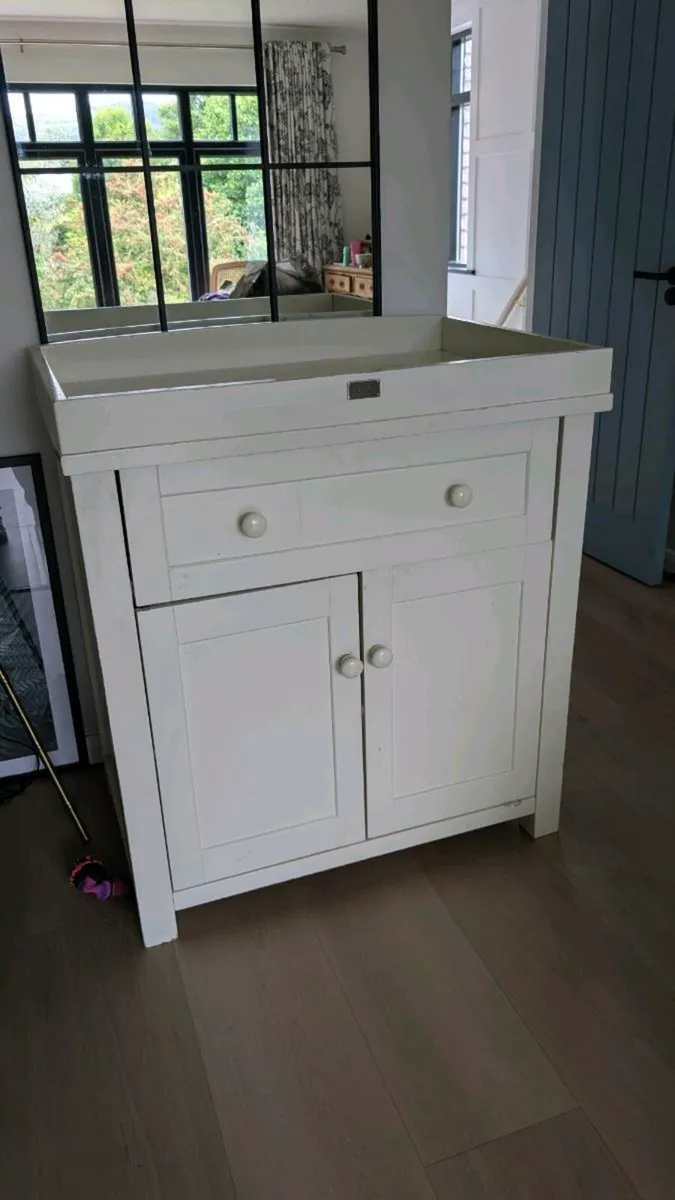 Silver Cross Nappy Changing Stand /Cabinet