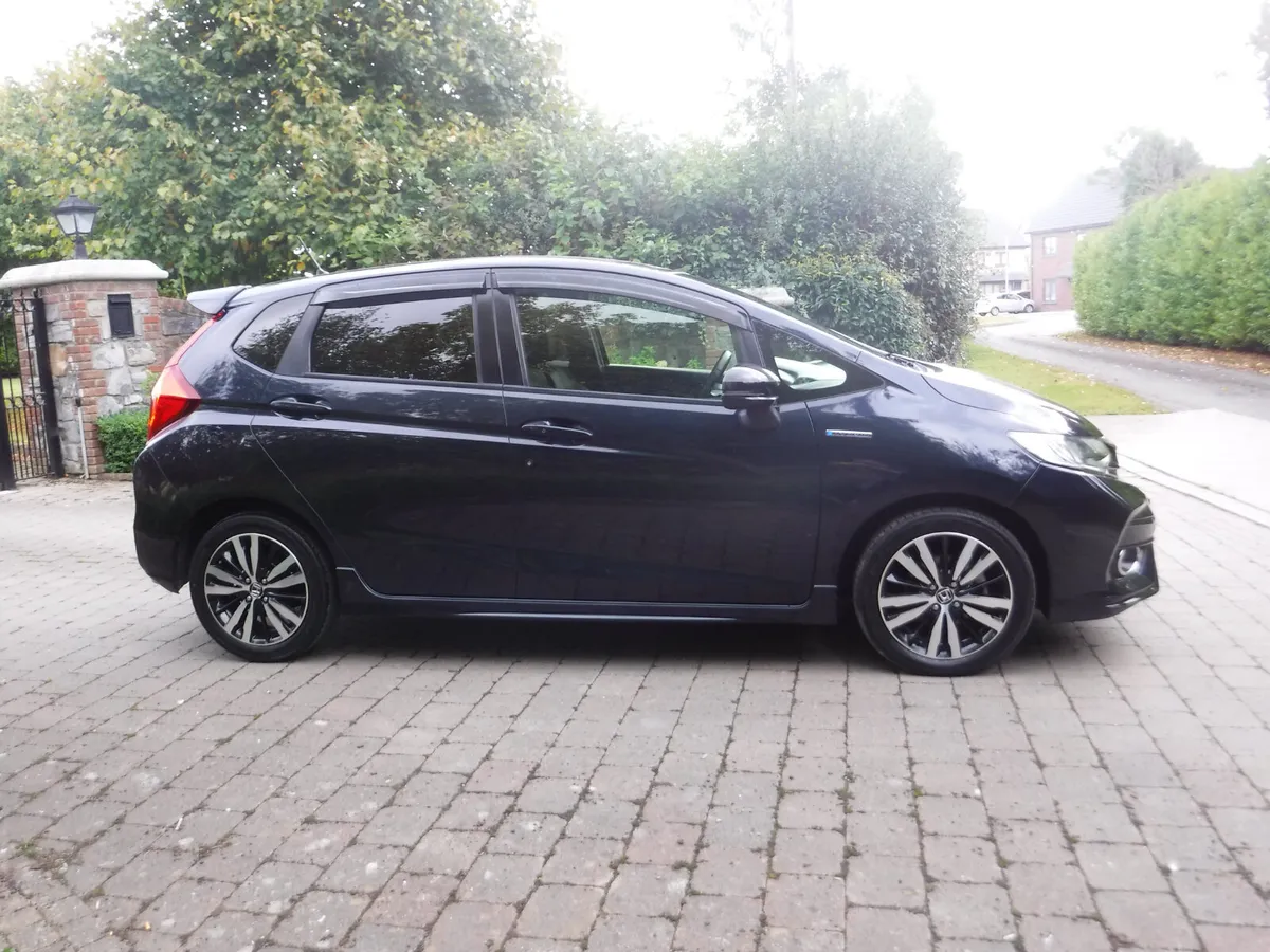 HONDA FIT 1.5 AUTO HYBRID SPORTS EDITION - Image 2