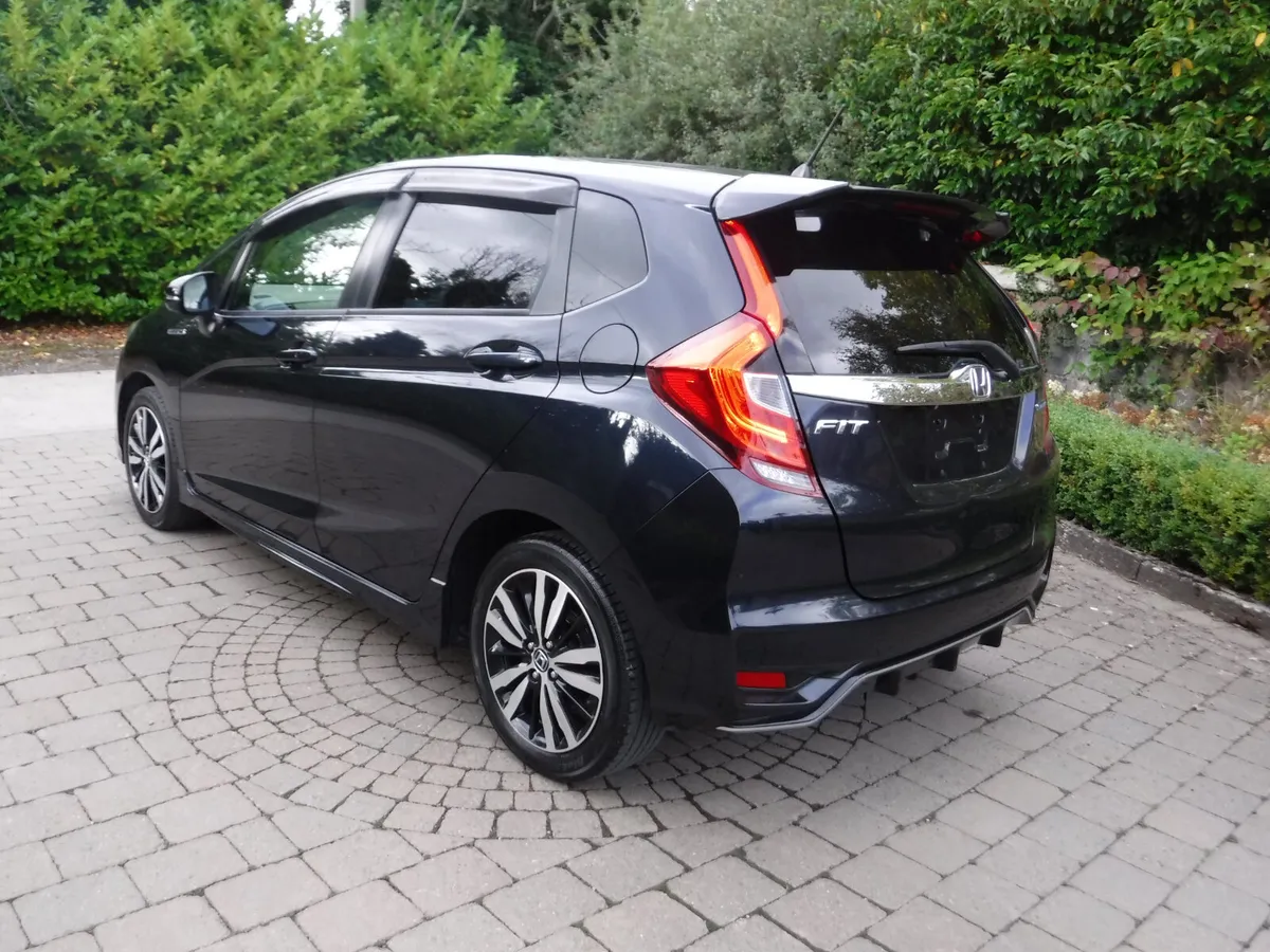 HONDA FIT 1.5 AUTO HYBRID SPORTS EDITION - Image 4