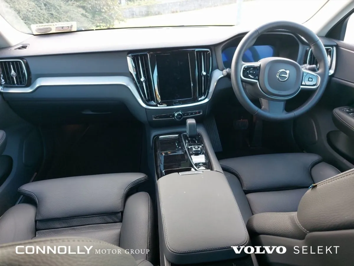 Volvo V60 Phev T6 Plus Dark  530pm - Image 4
