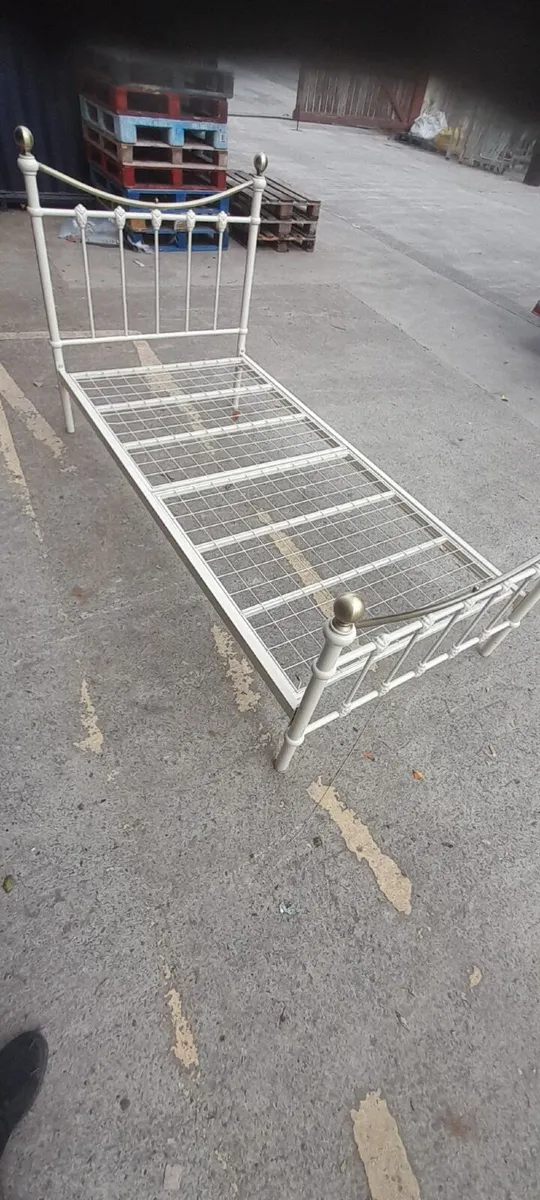 Metal Frame Single Frame Bed - Image 3