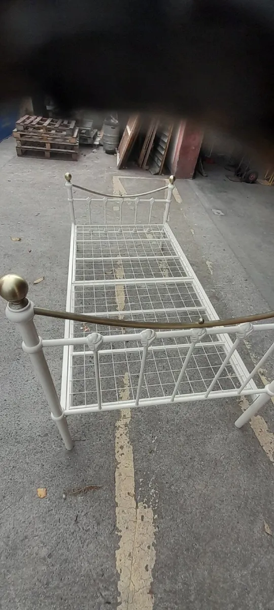 Metal Frame Single Frame Bed - Image 4