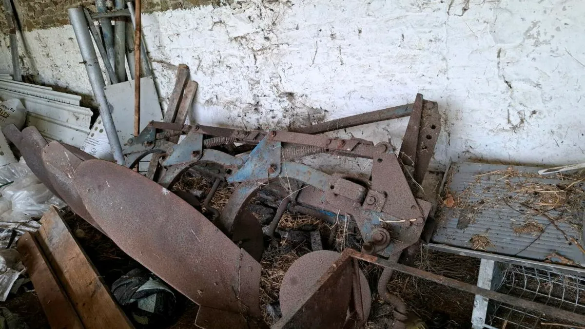 3 Furrow plough - Image 2