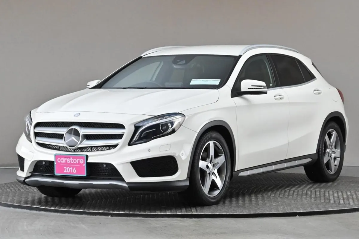 Mercedes-Benz GLA Class GLA 180 AMG Line  leather - Image 3