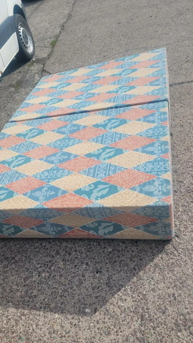 Double bed - Image 1