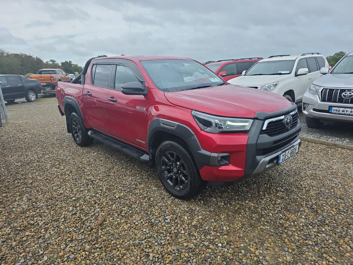 Toyota Hilux 2.8 D4D Invincible X Auto - Image 1
