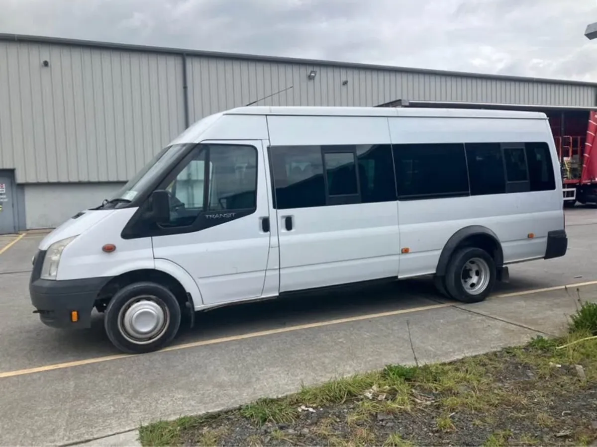 Ford transit 17 seater minibus - Image 2