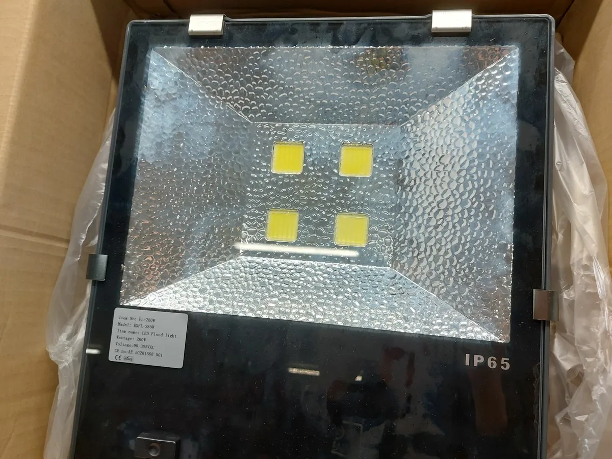 Online Auction Of A LED Floodlight & More! - Image 3