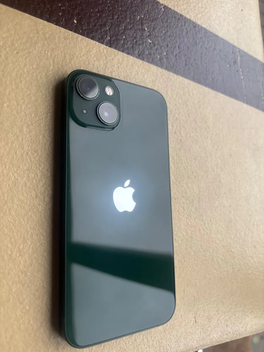 iPhone 13 - Image 3
