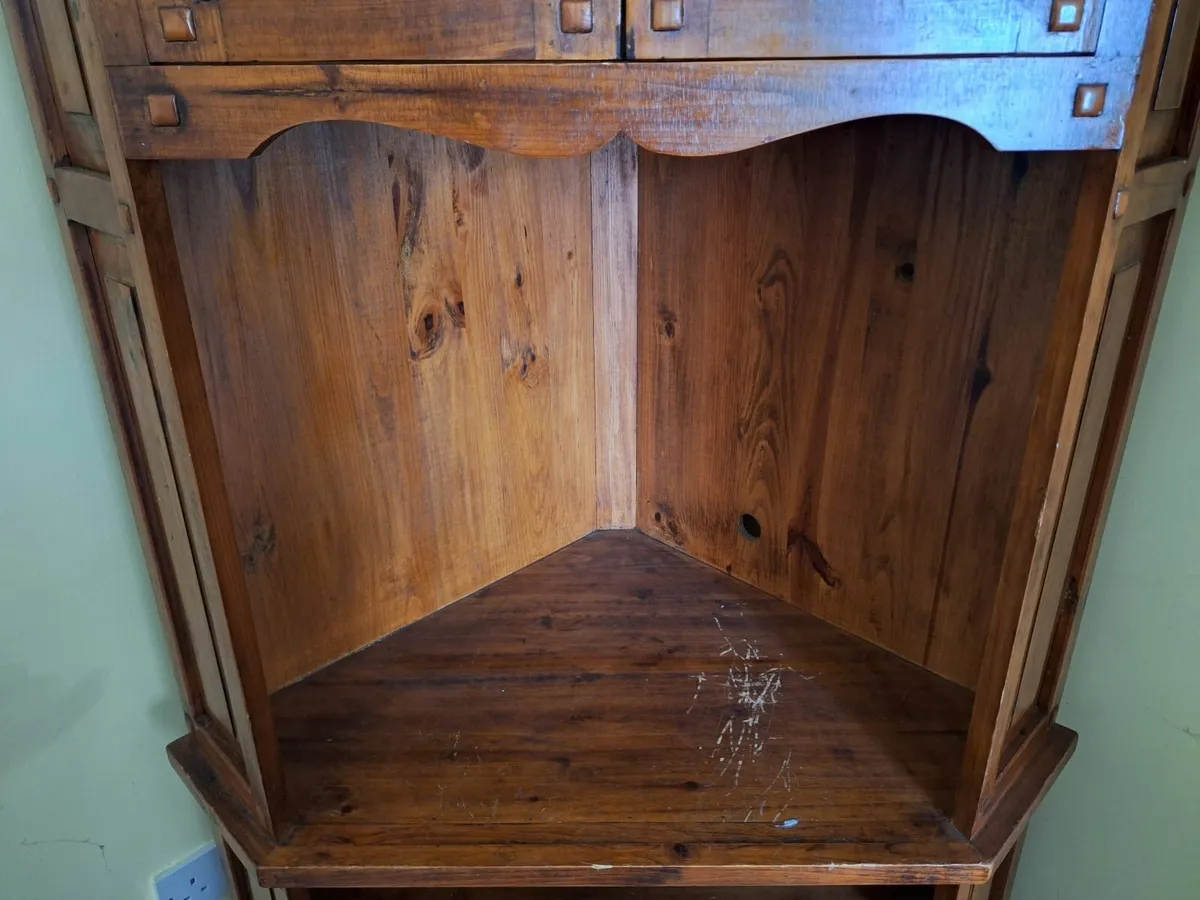 Minogue Furniture Display Cabinet - Image 4