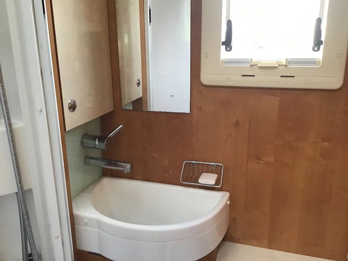 Motorhome - Image 3